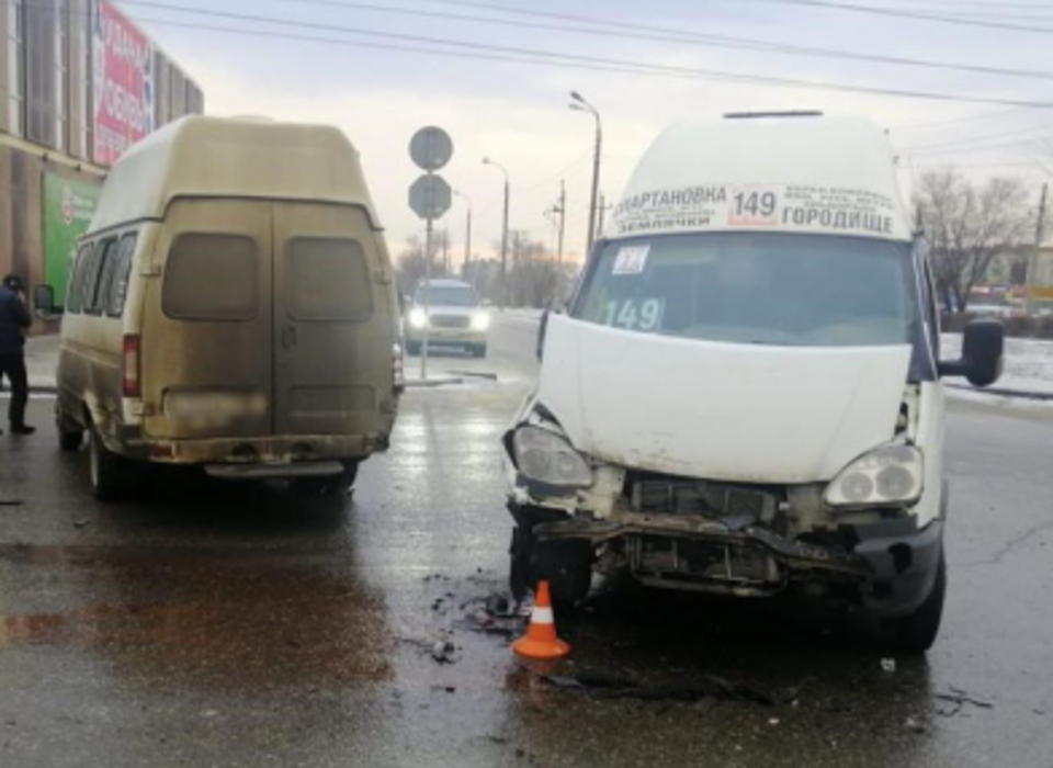 Волгоградец пострадал в ДТП с участием двух маршруток